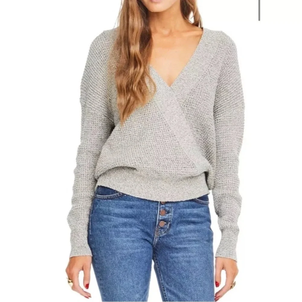 ASTR The Label Stephanie Surplice Neck Sweater Gray Size XS - Picture 1 of 14
